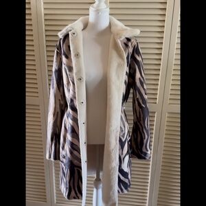 NWT-GUESS Edith Reversible Coat Zebra Natural Combo